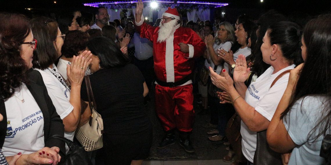 Centro De Conviv Ncia Do Idoso Promove Natal Luz Para Usu Rios