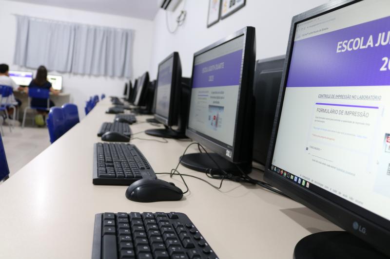 Escola De Itaipava Recebe 20 Novos Computadores Para Sala De Informática 